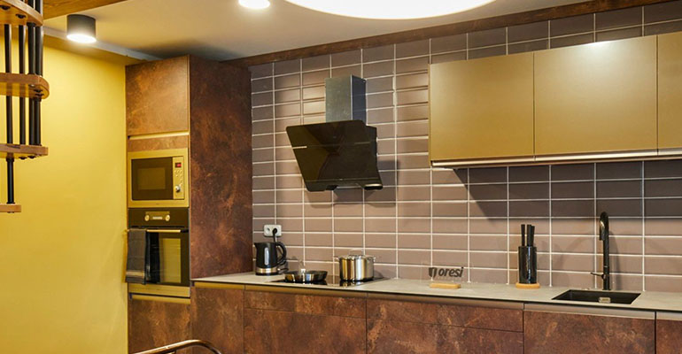 Corten steel a zlato pro Tomáše? Oresi to dokáže